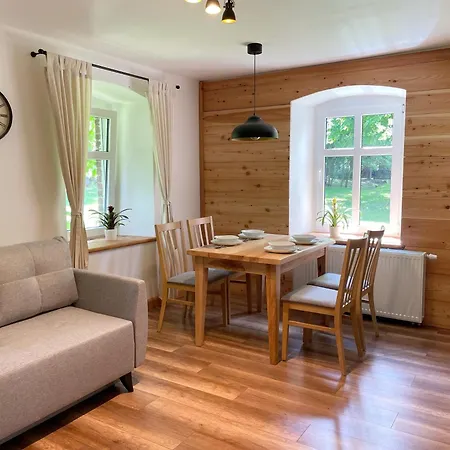 Nyaraló Dompodkasztanem